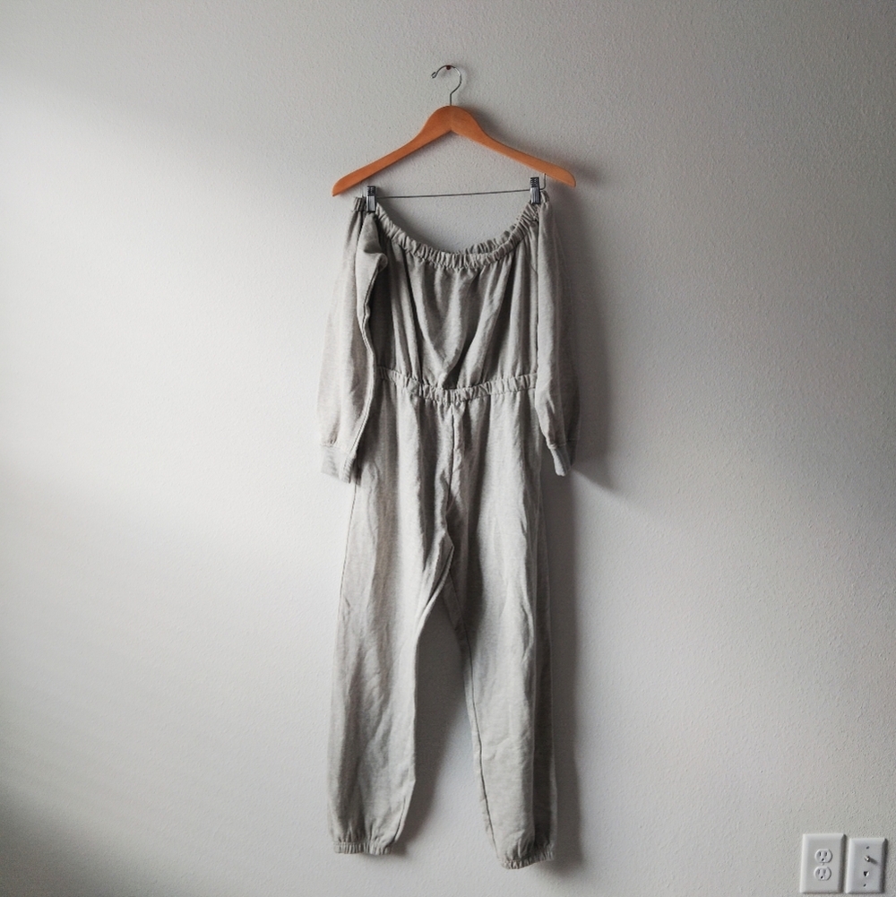 PrettyLittleThing Off The Shoulder Jumpsuit - Picture 2 of 7